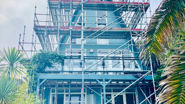 Elevate Your Construction Project with Sidewall Scaffolding and Tailored Solutions for A-frame houses